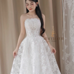 TVC855 Váy Cưới Đi Bàn, Váy Cưới Cô Dâu, Đầm Cưới Dáng Xuông, Cúp Ngực, Hoa 3D, Bồng Bềnh, Xếp Ly