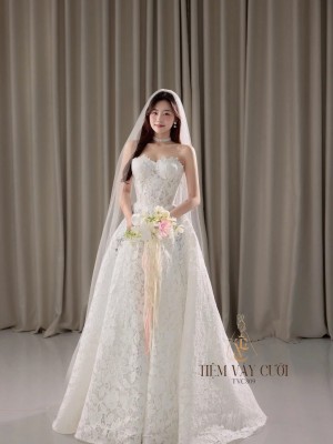 TVC809 Váy Cưới Đi Bàn, Đầm Cưới Dáng Xuông, Cúp Ngực, Hoa 3D