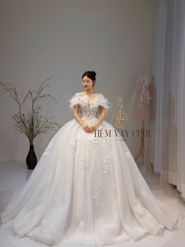 TVC547 Đầm Cưới Cô Dâu, Váy Cưới Tiệc Làm lễ, Kim Sa, Cúp Ngực, Tùng Bồng
