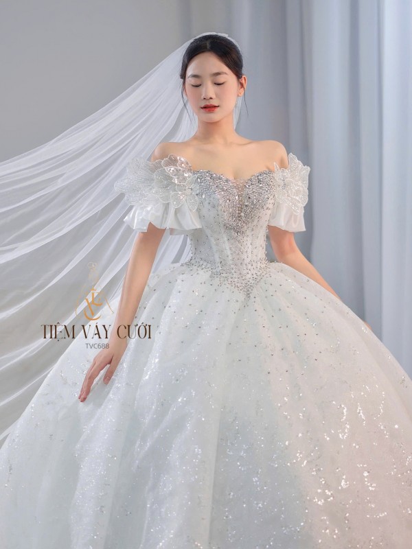TVC688 Đầm Cưới Làm Lễ, Váy Cưới Đi Tiệc, Bệt Vai Ngang, Tùng Bồng Bềnh
