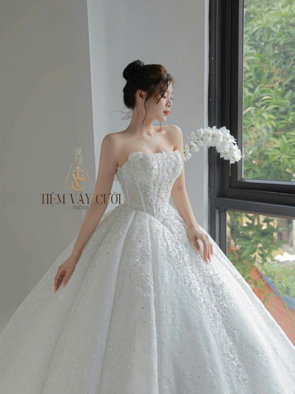 TVC703 Váy Cưới Làm Lễ, Đầm Cưới Đi Tiệc, Xếp Ly, Cúp Ngực, Hoa 3D