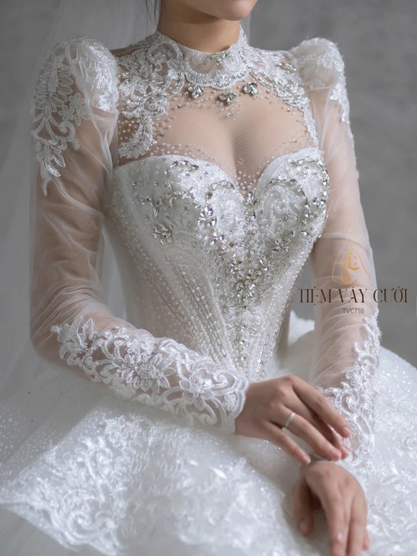 TVC718 Váy Cưới Làm Lễ, Đầm Cưới Đi Tiệc Tay Dài, Kim Sa
