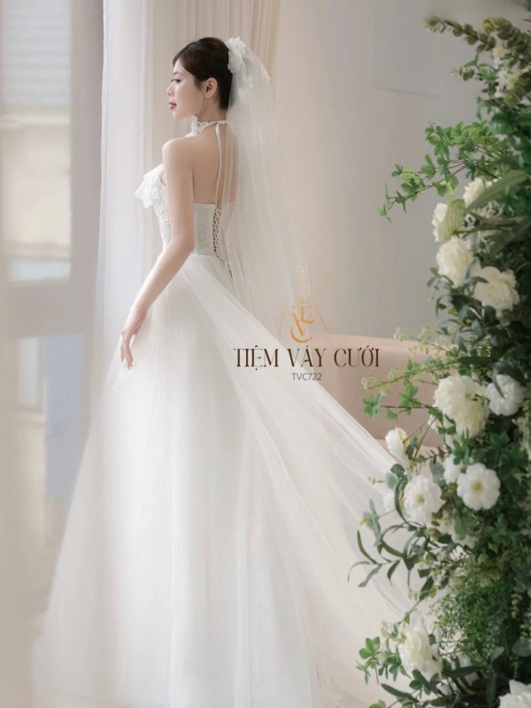 TVC722 Váy Cưới Đi Bàn, Đầm Cưới Dáng Xuông, Cúp Ngực, Hoa 3D