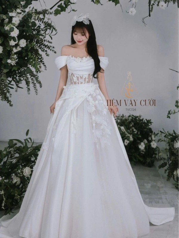 TVC724 Váy Cưới Đi Bàn, Đầm Cưới Dáng Xuông, Bệt Vai Ngang, Phi