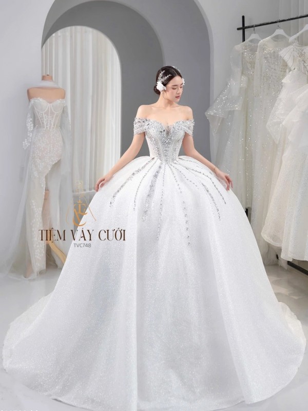 TVC748 Váy Cưới Làm Lễ, Đầm Cưới Cao Cấp, Cúp Ngực, Hoa 3D, Cổ Rờ