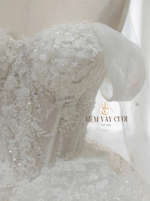 TVC765 Váy Cưới Làm Lễ, Đầm Cưới Cúp Ngực, Choàng Rời, Lấp Lánh