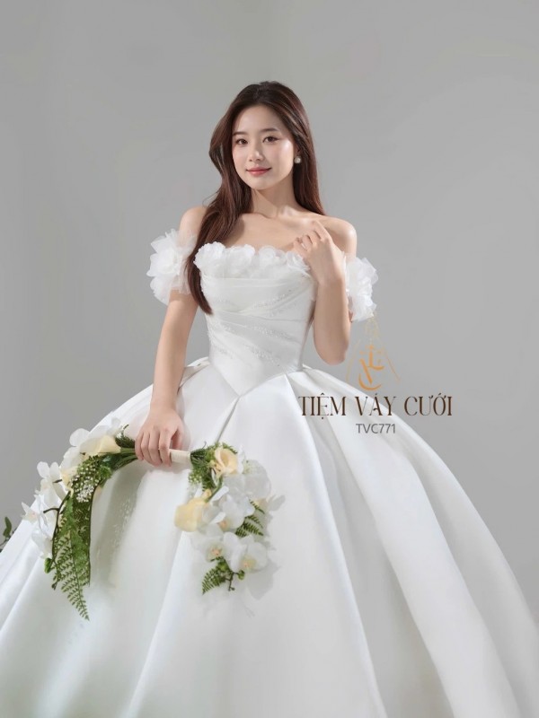 TVC771 Váy Cưới Làm Lễ, Đầm Cưới Dáng Xoè Bồng Bềnh, Dài Tay, Cúp Ngực, Đính Đá