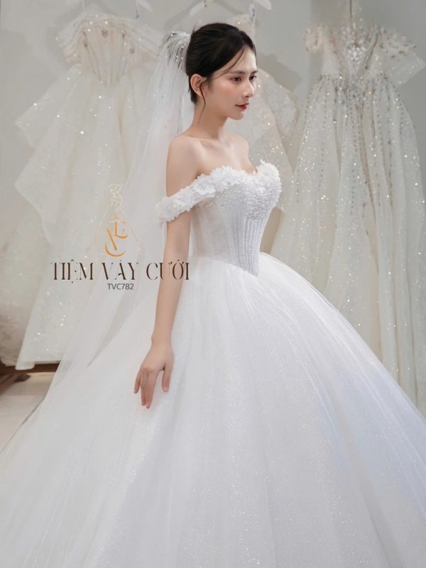 TVC782 Váy Cưới Làm Lễ, Đầm Cưới Cao Cấp, Hoa 3D, Cúp Ngực, Váy