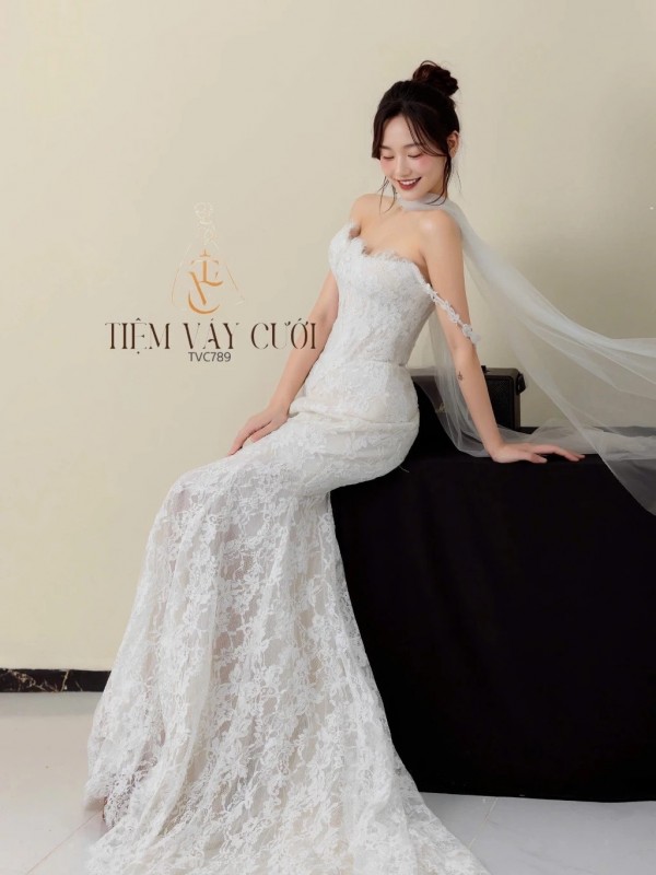 TVC789 Váy Cưới Đi Bàn, Đầm Cưới Bó Cá, Cúp Ngực, Dáng Ôm, Ren