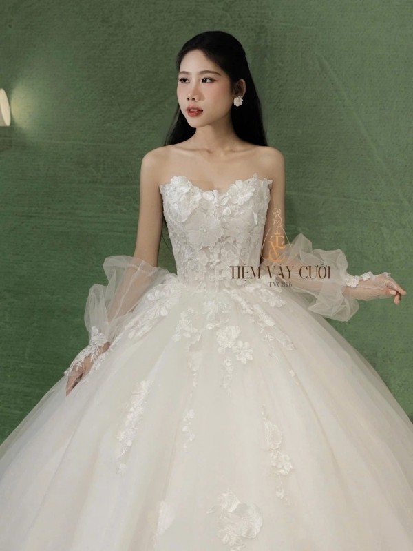 TVC816 Váy Cưới Làm Lễ, Đầm Cưới Cô Dâu, Cúp Ngực, Hoạ Tiết, Tay Bồng