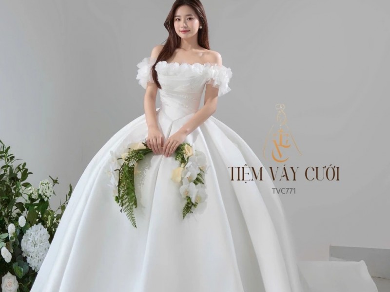 TVC771 Váy Cưới Làm Lễ, Đầm Cưới Dáng Xoè Bồng Bềnh, Dài Tay, Cúp Ngực, Đính Đá