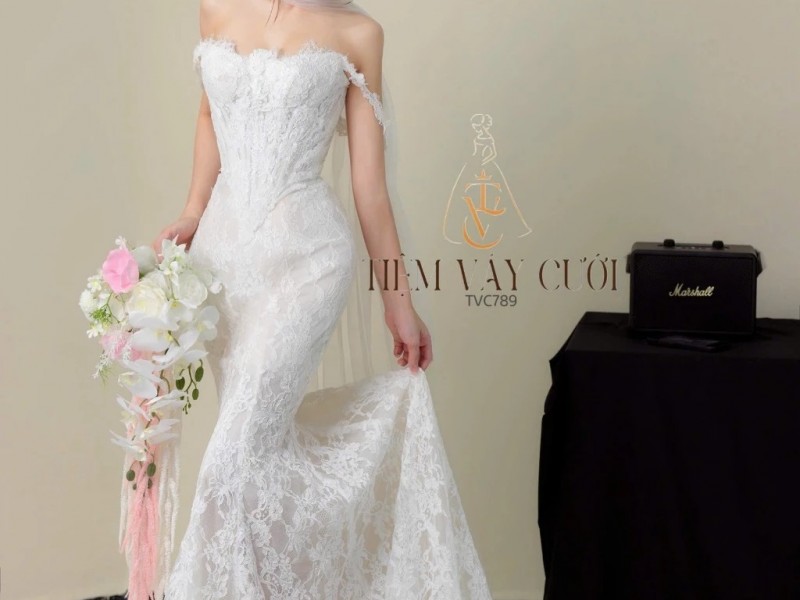 TVC789 Váy Cưới Đi Bàn, Đầm Cưới Bó Cá, Cúp Ngực, Dáng Ôm, Ren